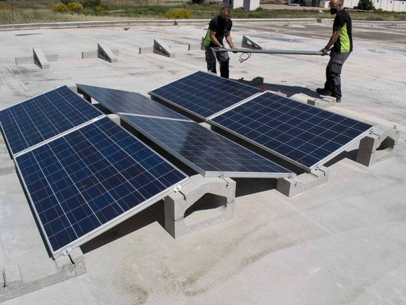 Handleiding voor de installatie van panelen met Sunblocks-betonblokken